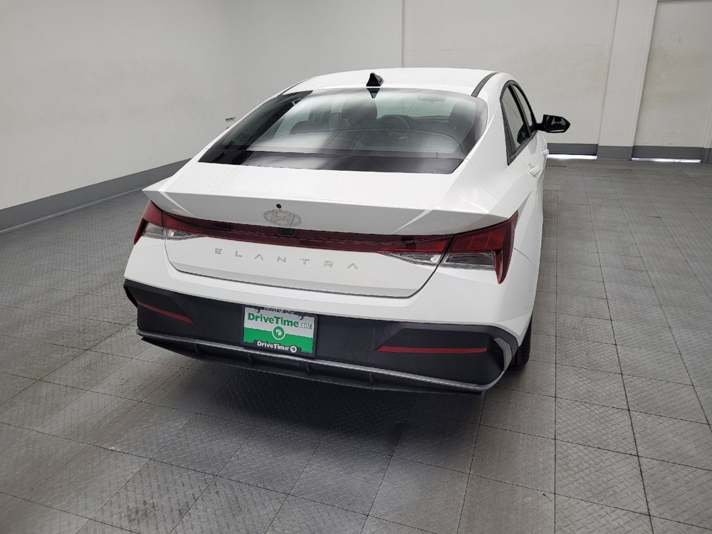 Used 2024 Hyundai Elantra SEL FWD image 7