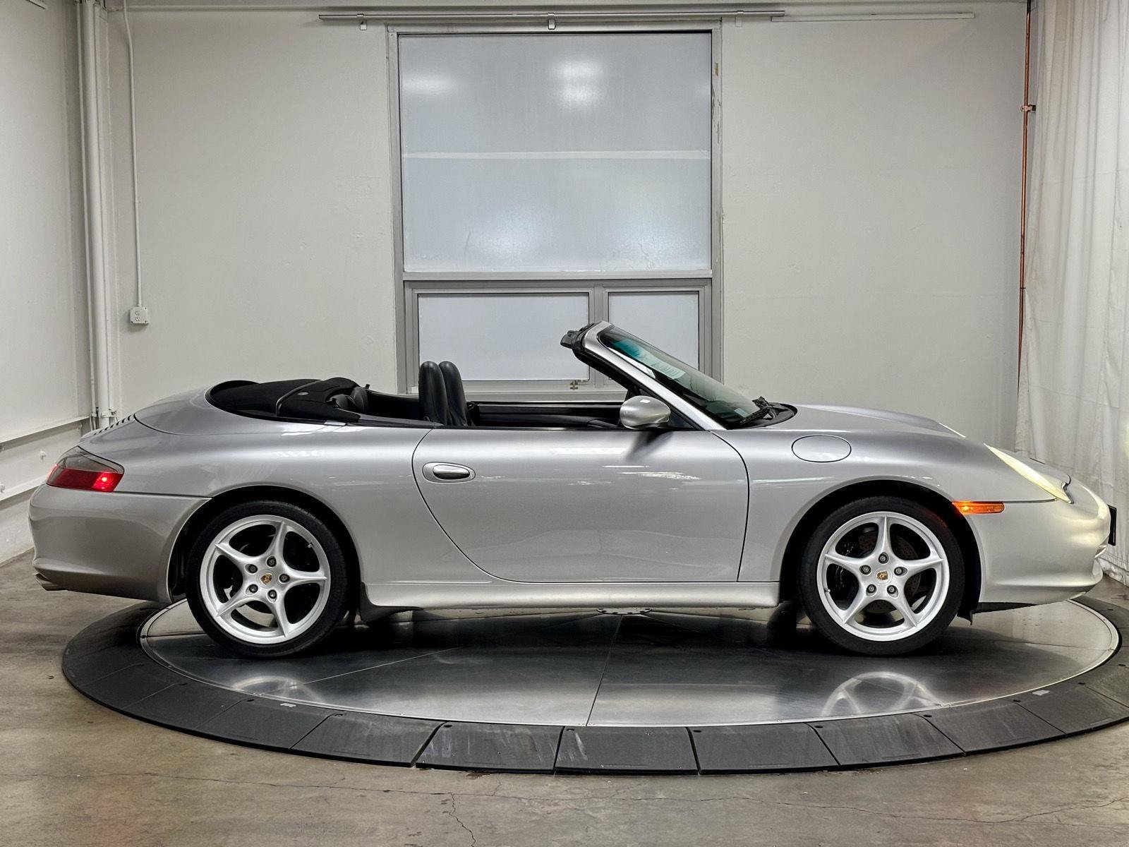 Used 2004 Porsche 911 Carrera RWD image 11