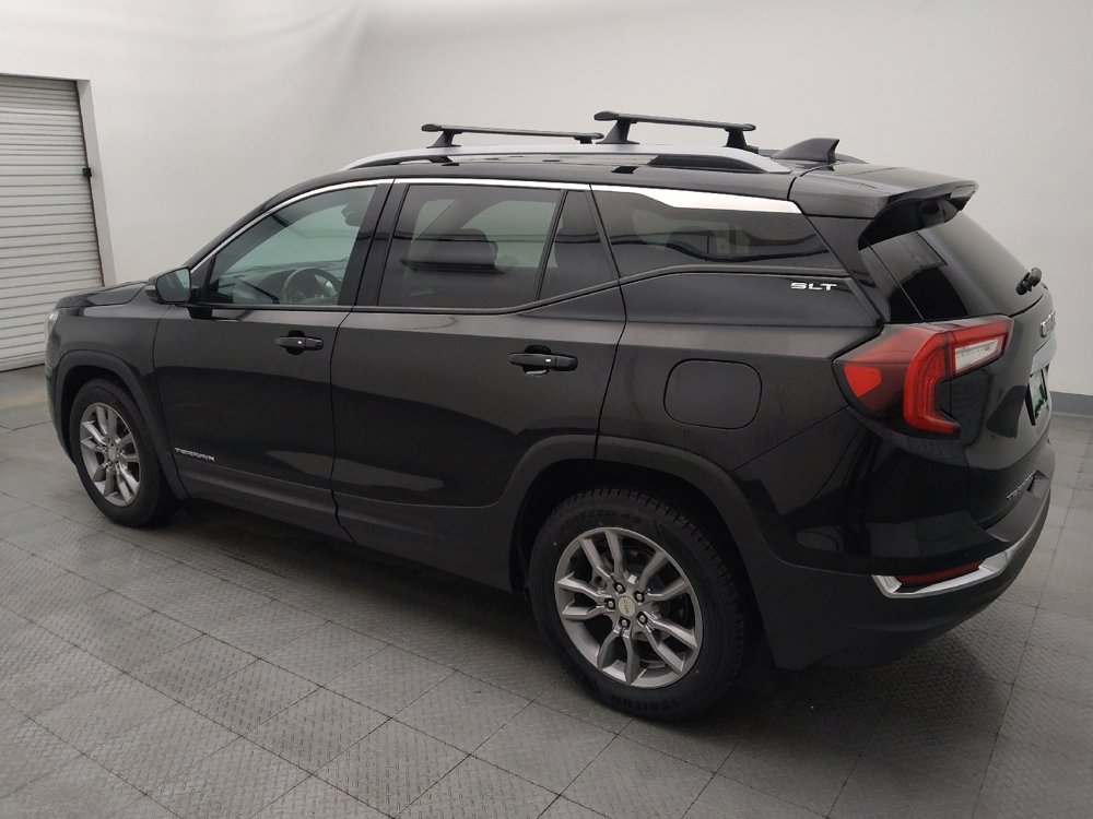 Used 2022 GMC Terrain SLT w/ LPO, 'HIT The Road' Package image 3