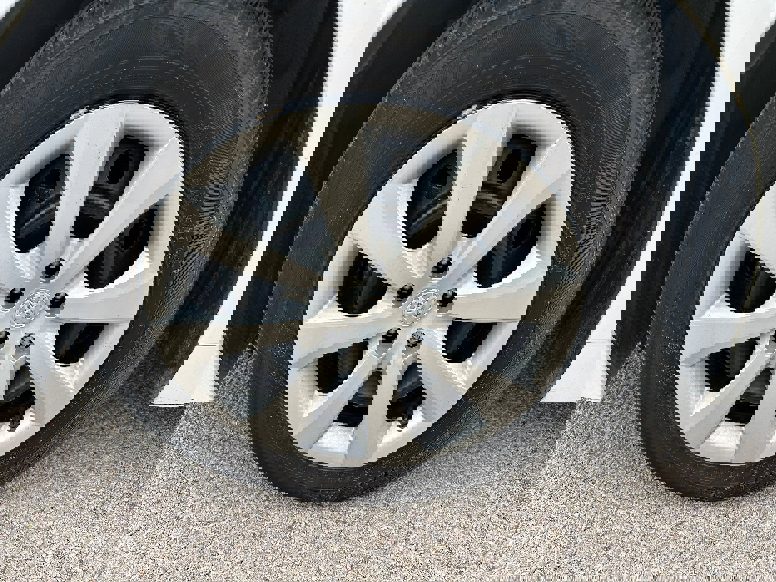 Used 2024 Toyota Corolla LE image 5