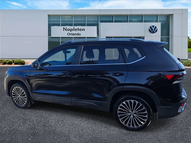 New 2025 Volkswagen Taos SE image 8