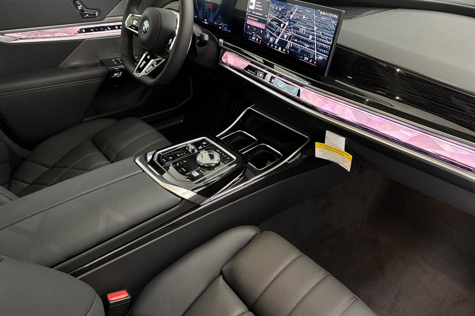 New 2026 BMW 750e xDrive image 28