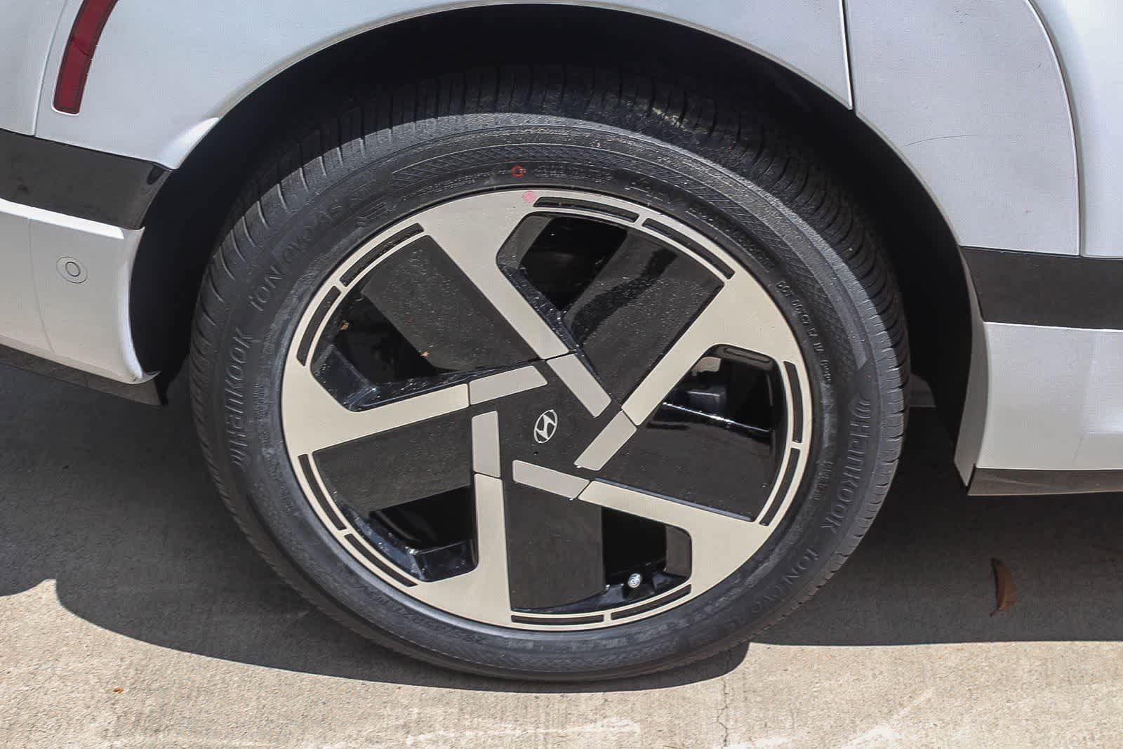 New 2026 Hyundai Ioniq 9 Calligraphy image 11