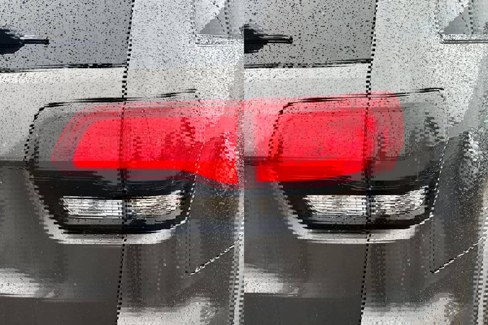 Used 2019 Jeep Grand Cherokee Altitude image 15