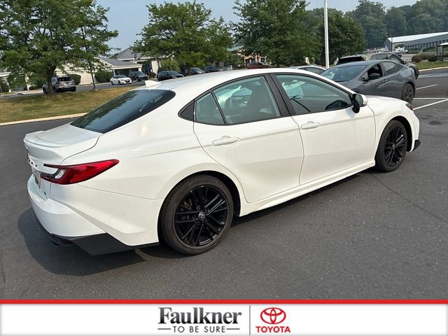 Used 2025 Toyota Camry SE FWD image 8