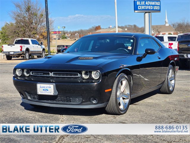 Used 2015 Dodge Challenger SXT w/ Super Sport Group (SS/T) image 3