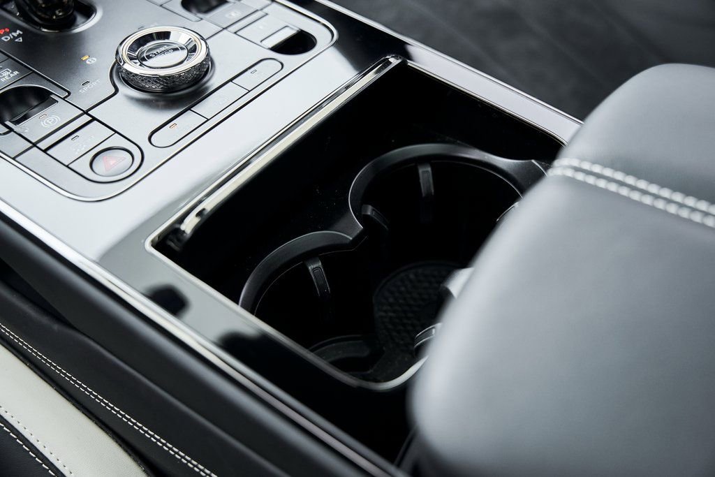 Used 2025 Bentley Flying Spur Plug-In Hybrid image 72