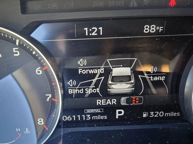 Used 2024 Mitsubishi Outlander SE image 2