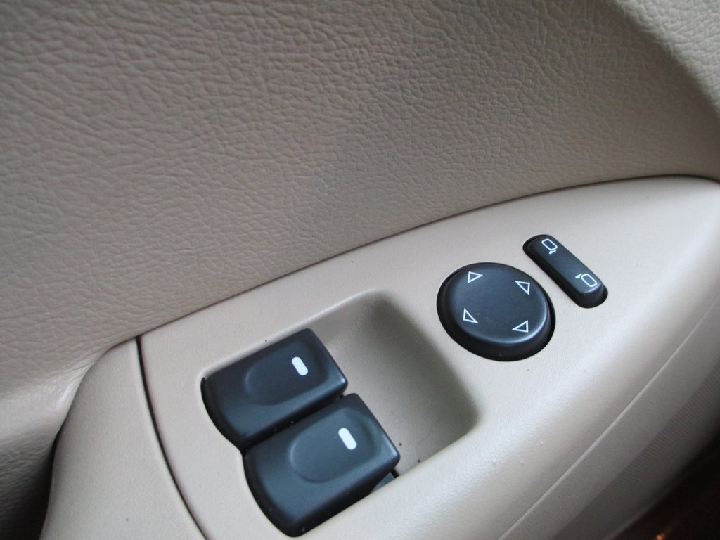 Used 2006 Chevrolet Corvette Convertible w/ Preferred Equipment Group image 19