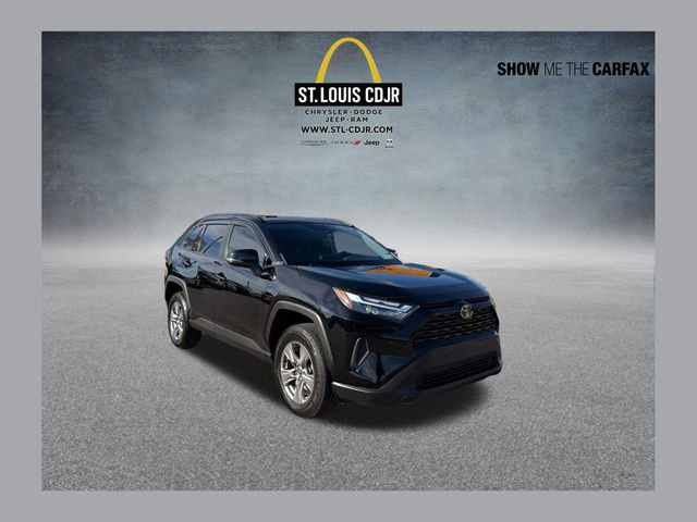 Used 2022 Toyota RAV4 XLE w/ Convenience Package image 1