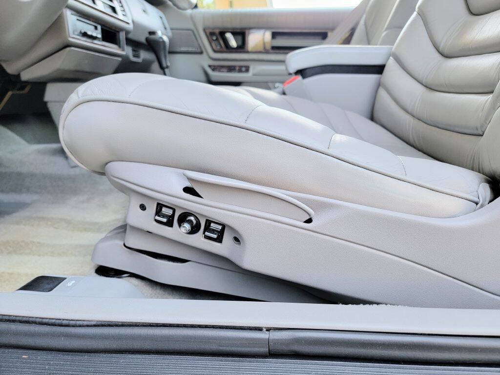 Used 1994 Buick Regal Custom FWD image 12