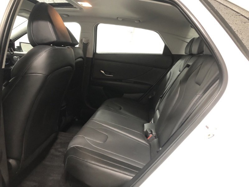 Used 2023 Hyundai Elantra Limited w/ Cargo Package image 15