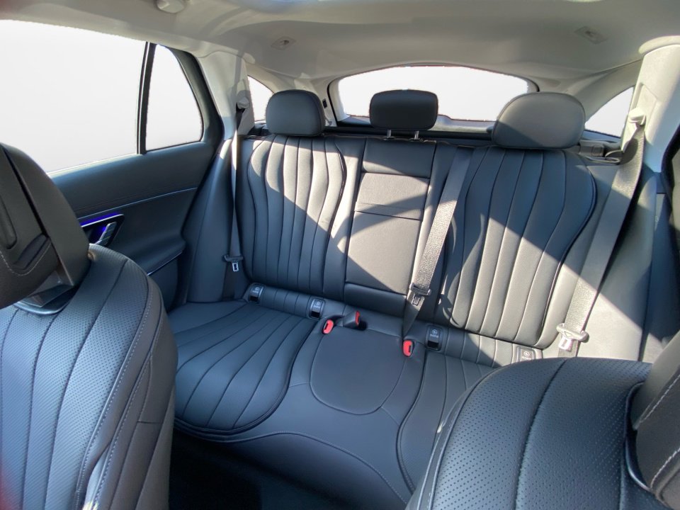 New 2026 Mercedes-Benz E 450 4MATIC All-Terrain Wagon image 12