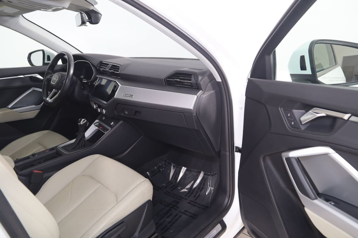 Used 2019 Audi Q3 2.0T Premium w/ Convenience Package AWD/4WD image 38