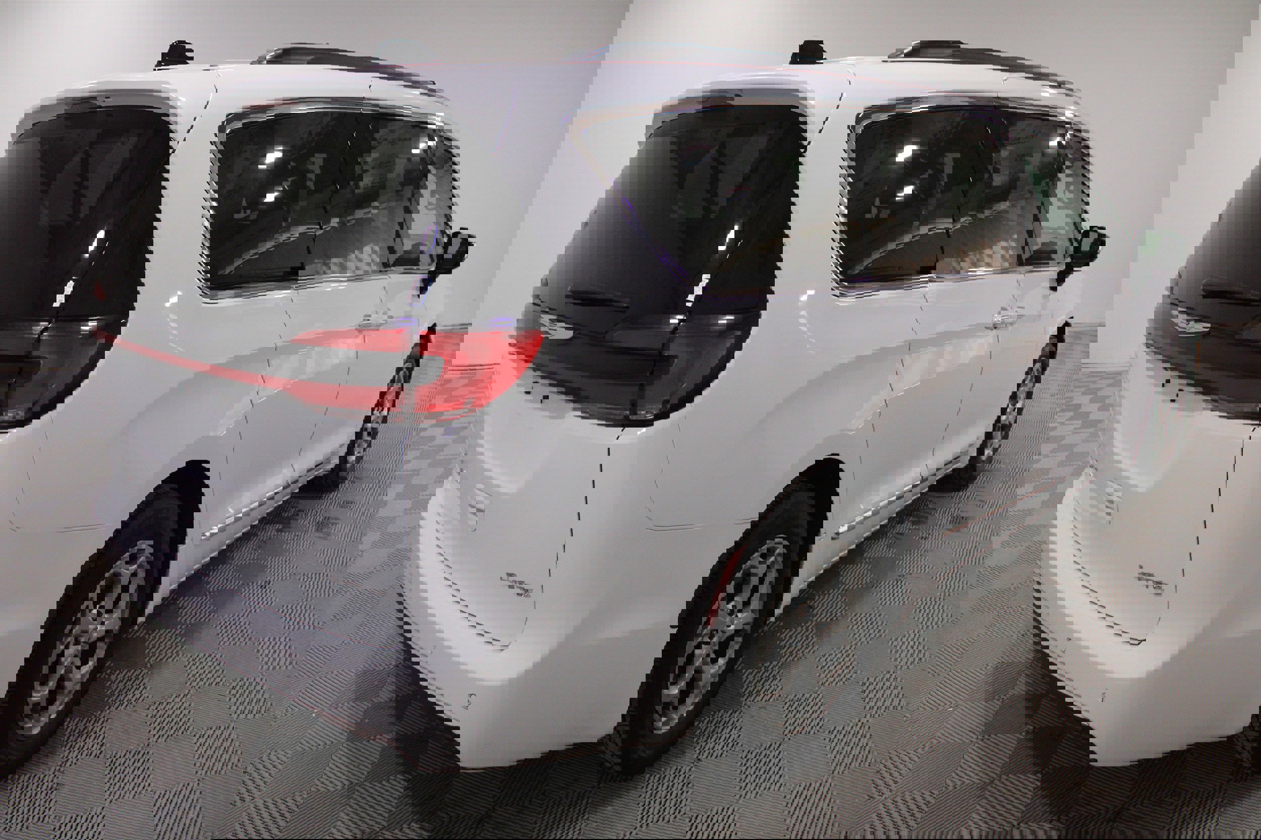 Used 2023 Chrysler Pacifica Limited image 29