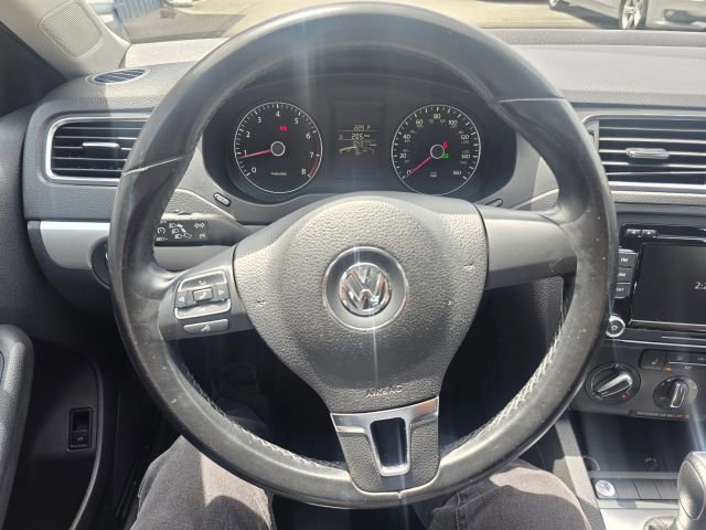 Used 2014 Volkswagen Jetta SE FWD image 15