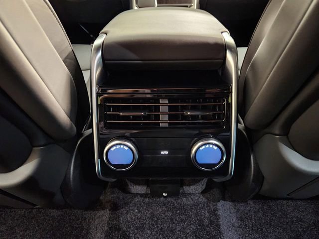 New 2026 Land Rover Range Rover Long Wheelbase SE image 29