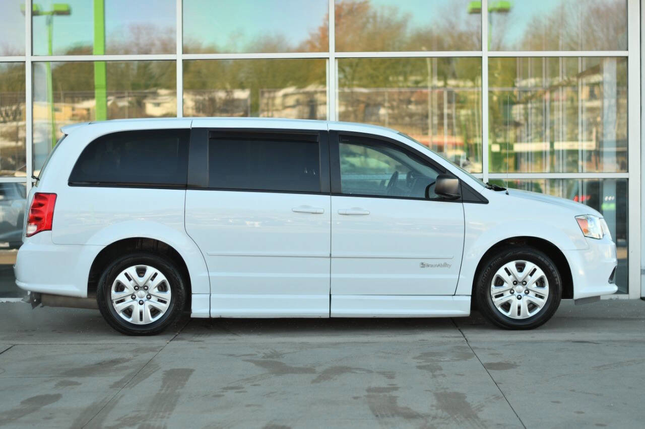 Used 2017 Dodge Grand Caravan SE w/ Power Window Group image 9