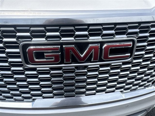 Used 2021 GMC Yukon XL Denali w/ Denali Premium Package AWD/4WD image 32