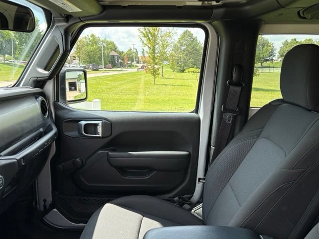 Used 2023 Jeep Wrangler Sport AWD/4WD image 13
