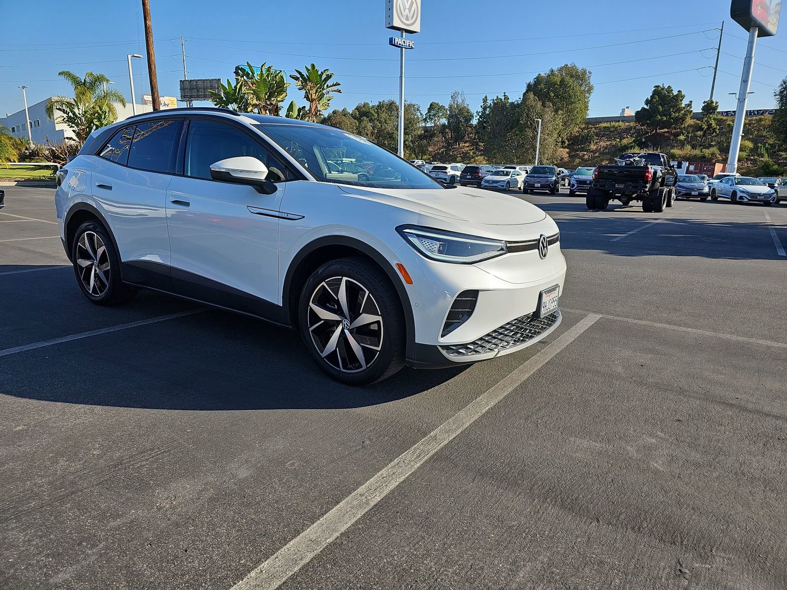 Used 2023 Volkswagen ID.4 S image 3
