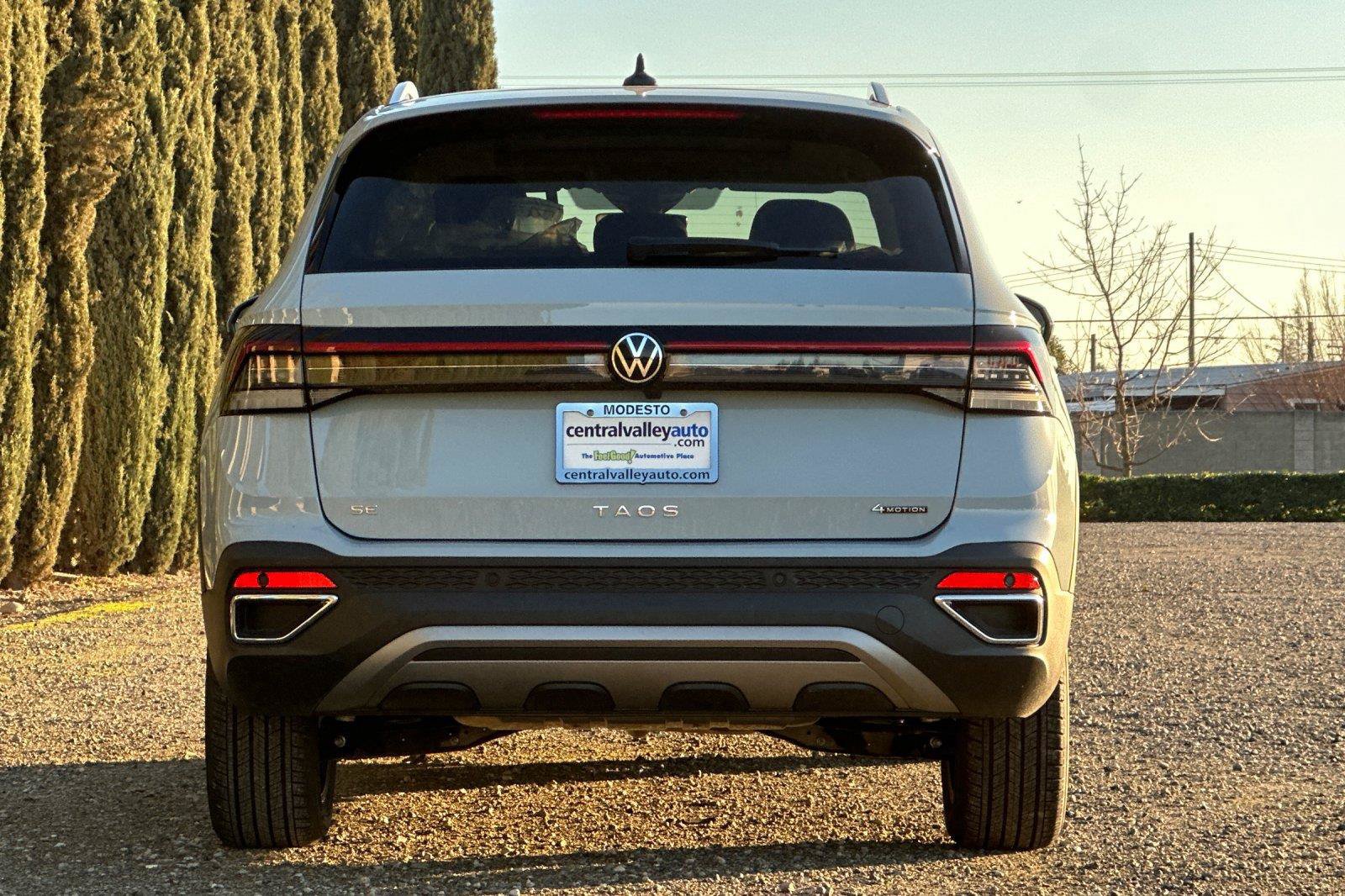 New 2026 Volkswagen Taos SE AWD/4WD image 4