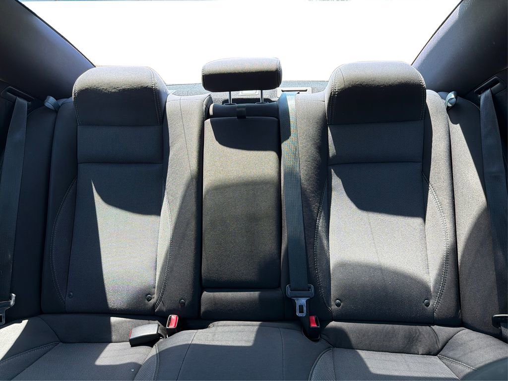 Used 2016 Dodge Charger SE RWD image 15