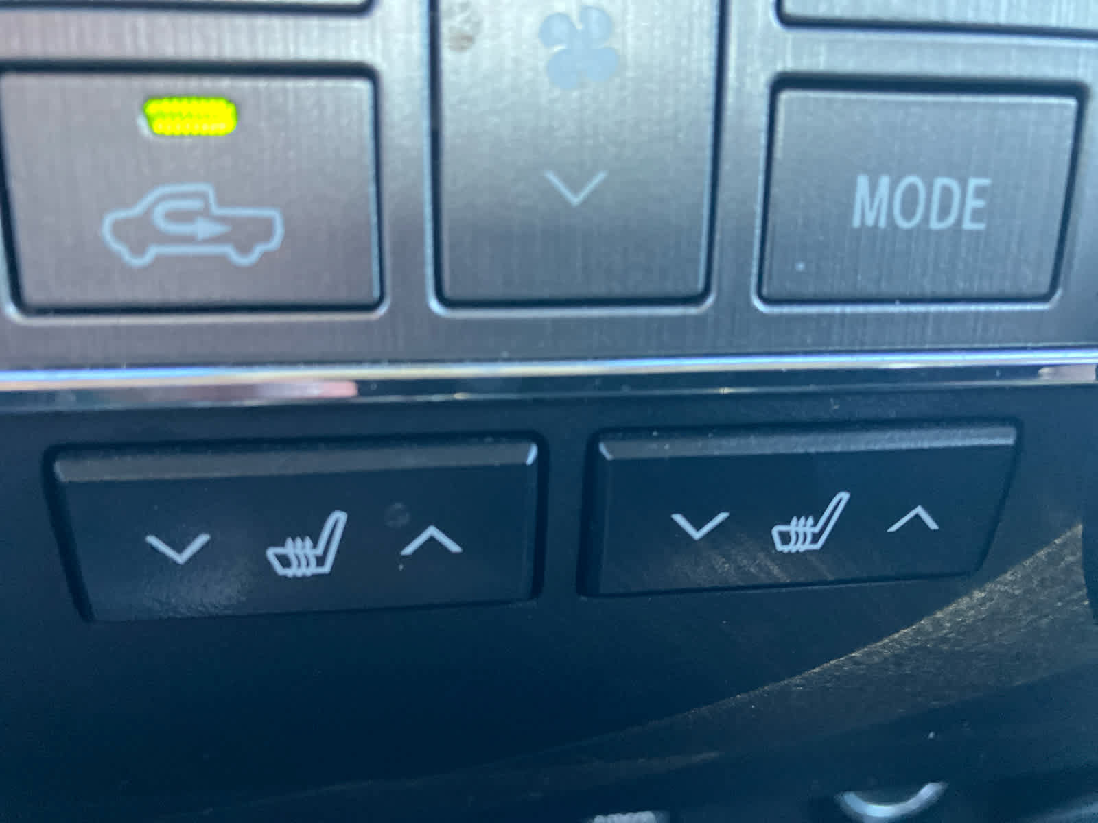 Used 2014 Toyota Tundra Limited w/ Limited Premium Package AWD/4WD image 29