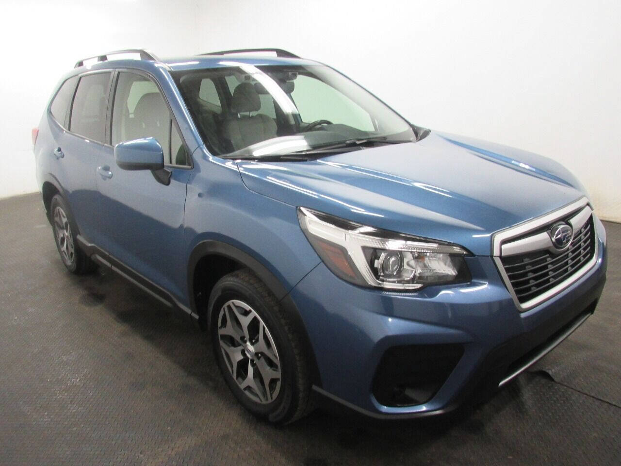 Used 2019 Subaru Forester Premium image 3