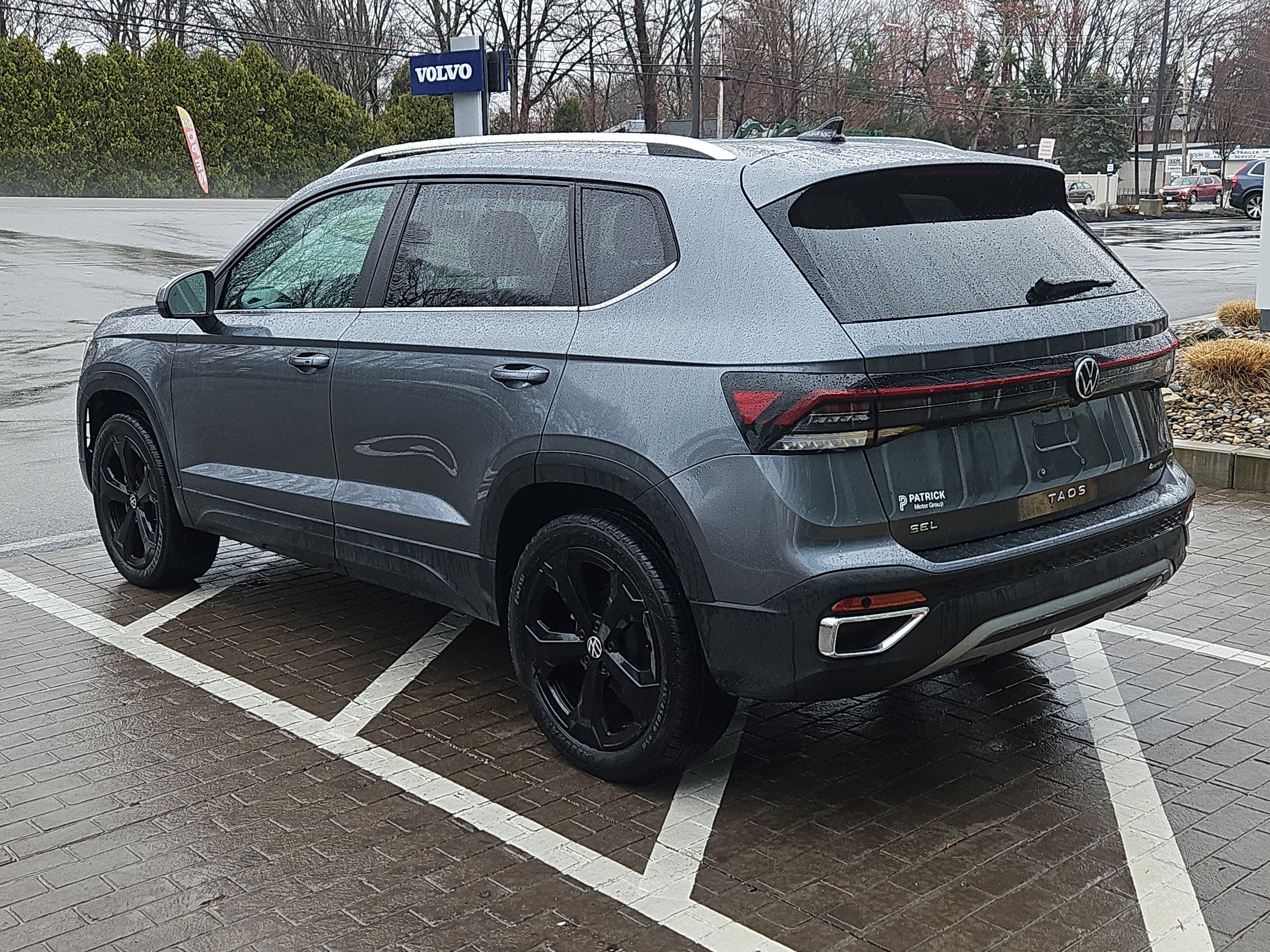 Used 2025 Volkswagen Taos SEL image 26