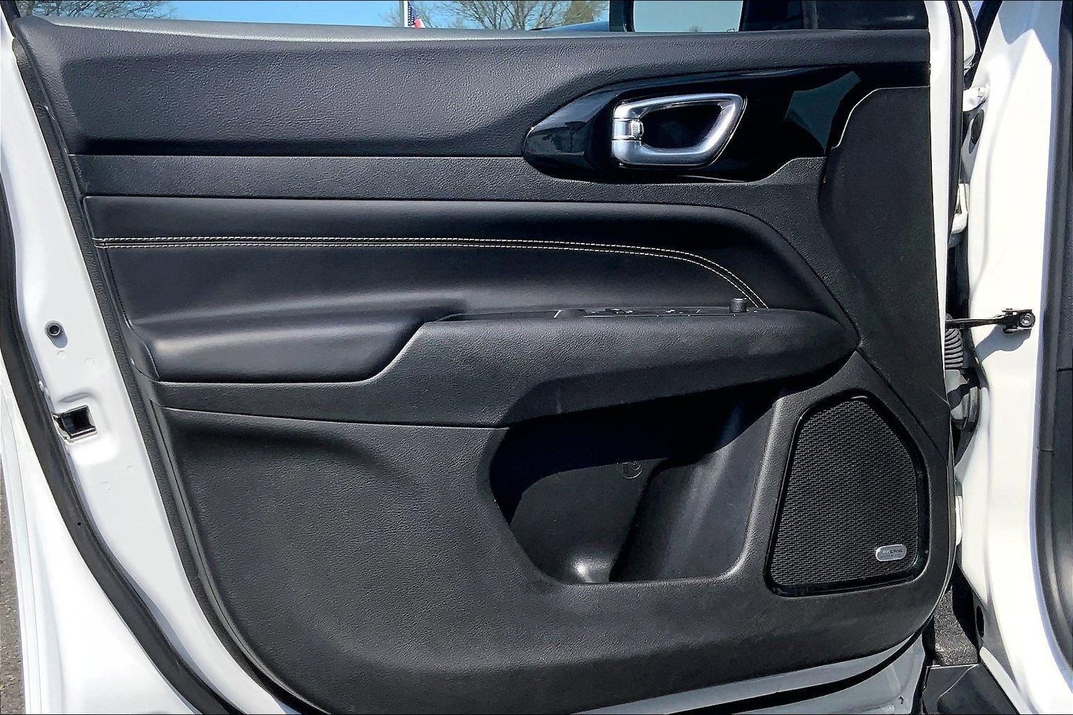 Certified 2022 Jeep Compass Altitude w/ Sun and Sound Group image 21