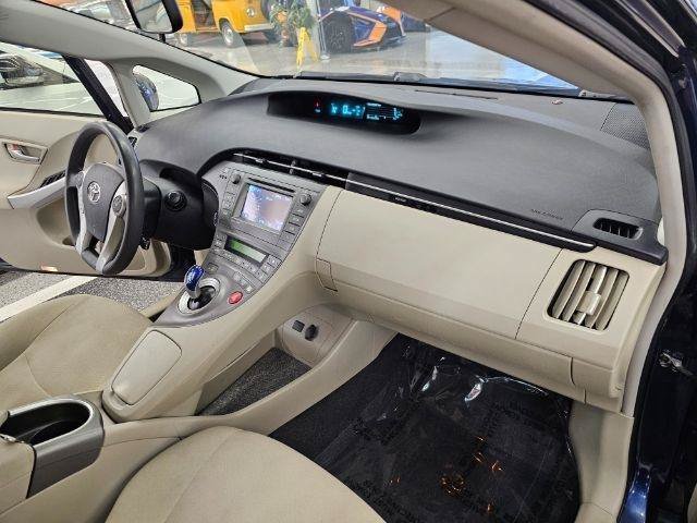Used 2014 Toyota Prius Three FWD image 8
