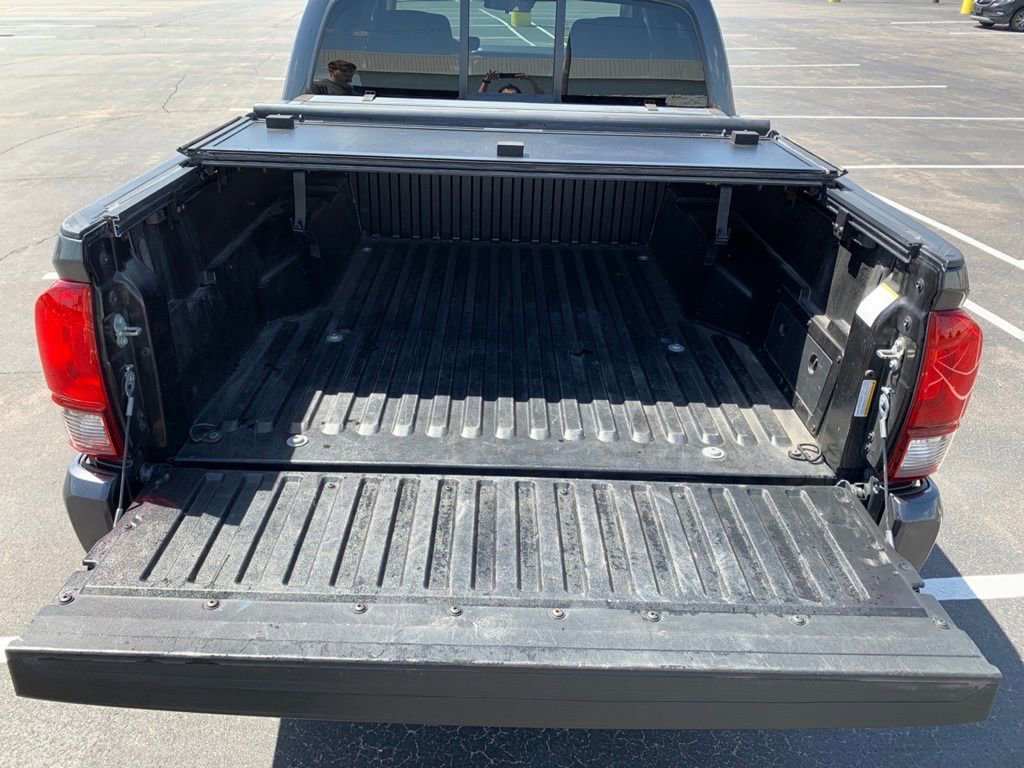 Used 2020 Toyota Tacoma Limited image 28
