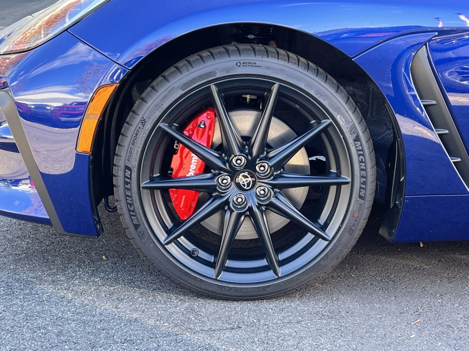 New 2025 Toyota GR86 Premium image 5