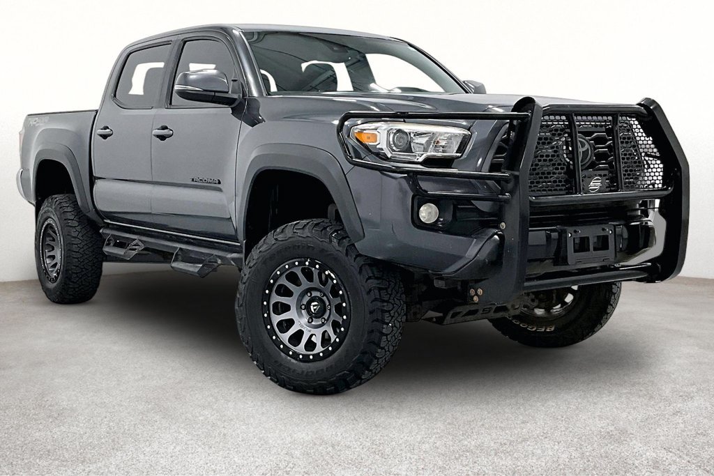 Used 2020 Toyota Tacoma TRD Off-Road AWD/4WD image 1