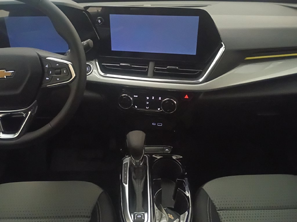 New 2026 Chevrolet Trax LT w/ Sunroof Package FWD image 11