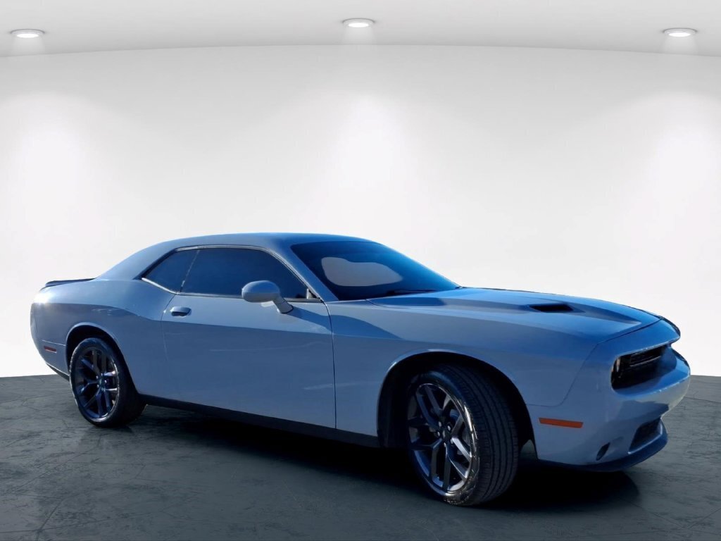 Used 2021 Dodge Challenger SXT w/ Blacktop Package RWD image 5