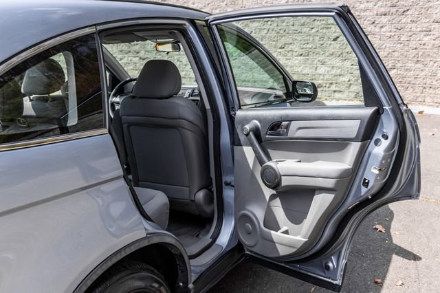 Used 2011 Honda CR-V LX image 17