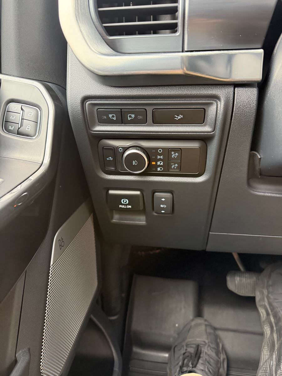Used 2023 Ford F150 Lariat w/ Equipment Group 502A High AWD/4WD image 25