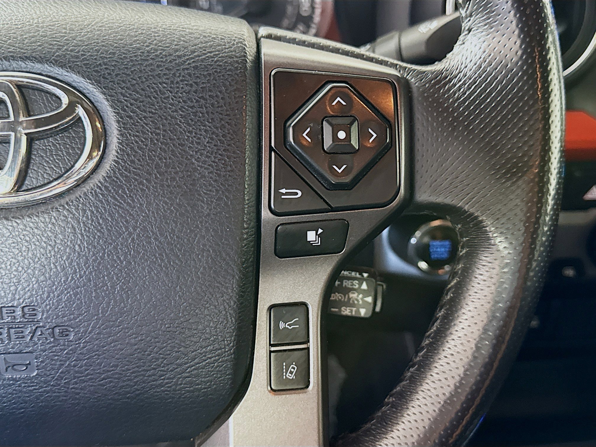 Used 2018 Toyota Tacoma SR5 image 15