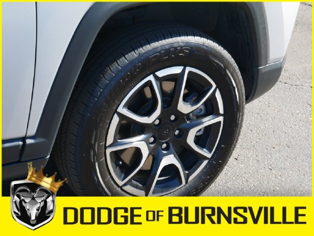 Used 2024 Jeep Compass Trailhawk AWD/4WD image 9