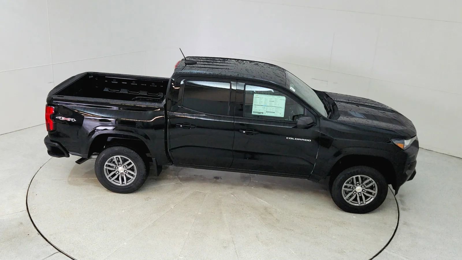 Used 2024 Chevrolet Colorado LT w/ LT Convenience Package image 20