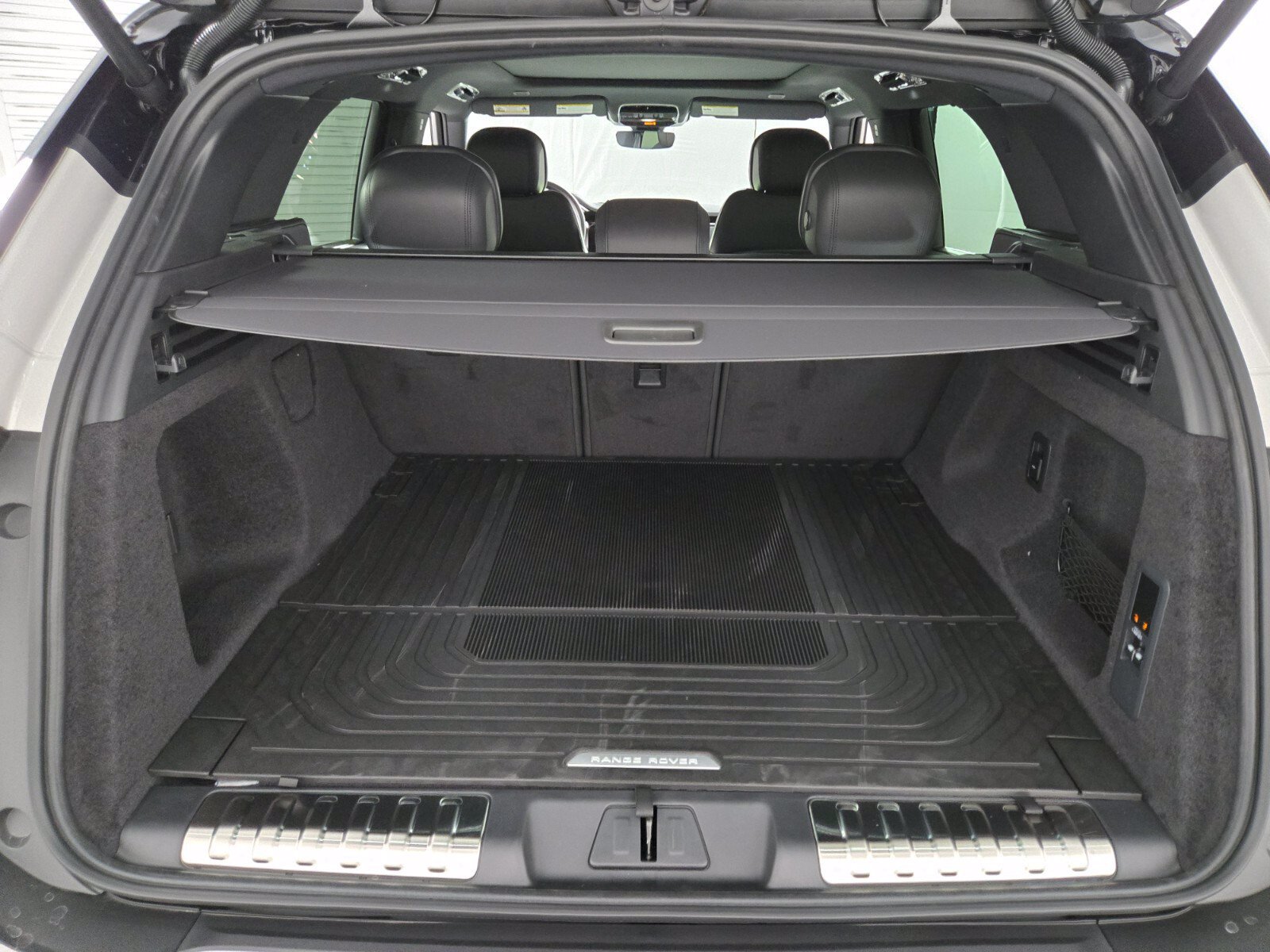 New 2026 Land Rover Range Rover Sport Dynamic SE AWD/4WD image 15