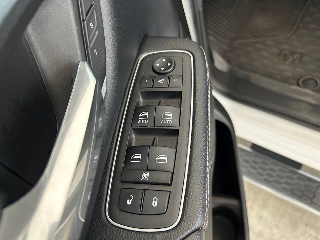 Used 2023 RAM 1500 Laramie AWD/4WD image 44