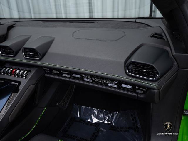 Used 2021 Lamborghini Huracan EVO RWD image 45