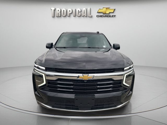Used 2025 Chevrolet Suburban LS RWD image 8