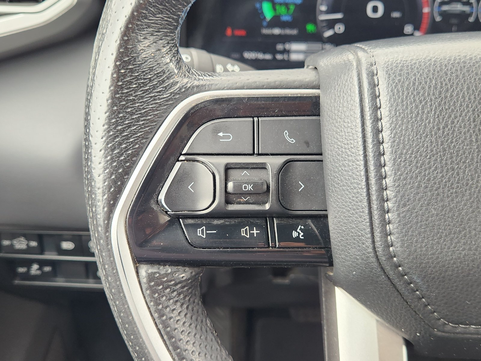Used 2024 Toyota Tundra Platinum AWD/4WD image 31