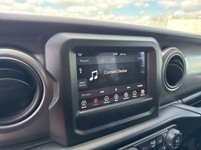 Used 2022 Jeep Wrangler Sport AWD/4WD image 21