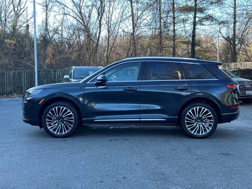 Used 2022 Lincoln Corsair Reserve w/ Sport Package image 3