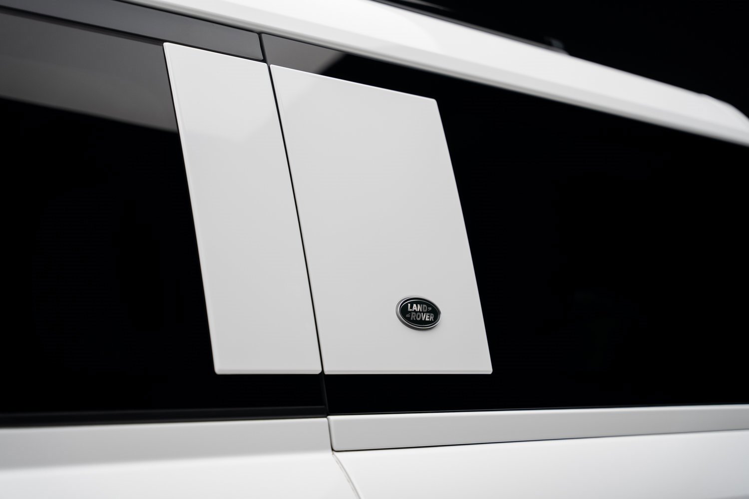 Used 2023 Land Rover Defender 130 First Edition image 24